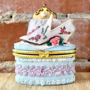 VINTAGE Mini Ceramic Trinket Box Girly Collectable Princess Ring Holder Treasure